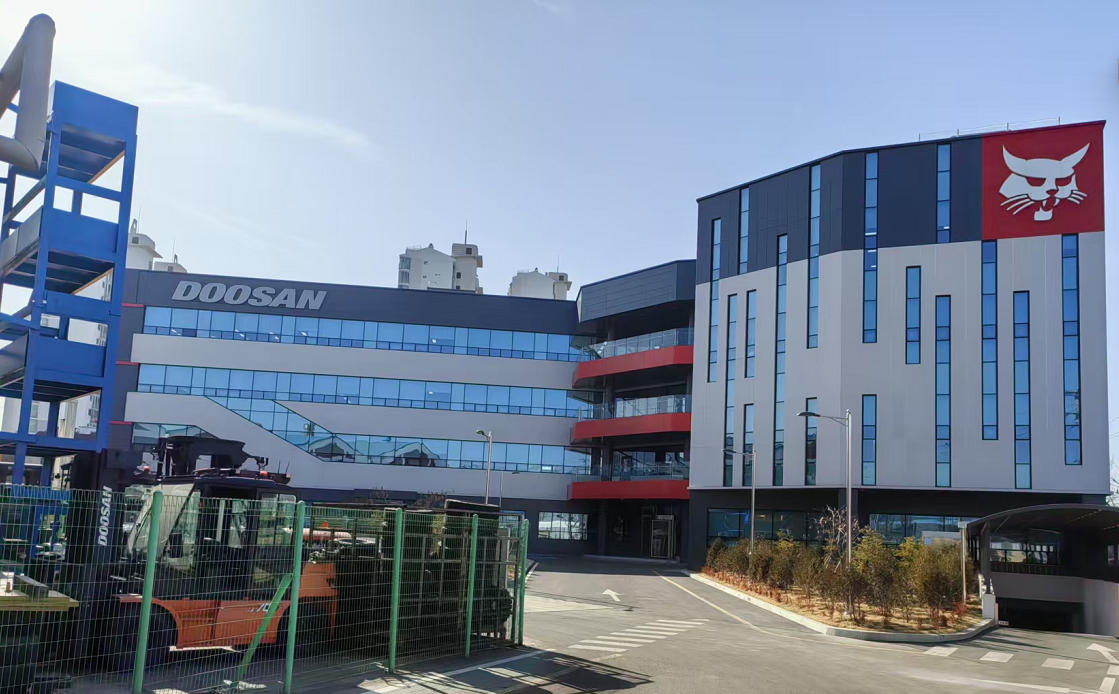 Una delegación de líderes de la empresa visitó a un cliente clave de Corea del Sur.